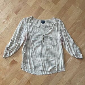 White & burgundy blouse with button detail and 3/4 sleeves